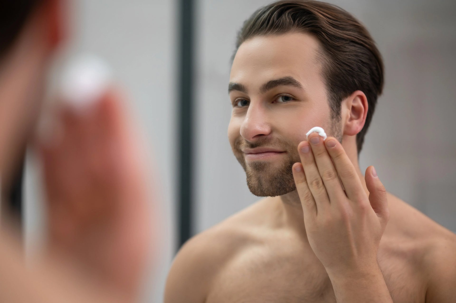 Beat the Burn: Why AristoGlow’s Soothing & Cooling Combo Belongs in Every Man’s Skincare Routine
